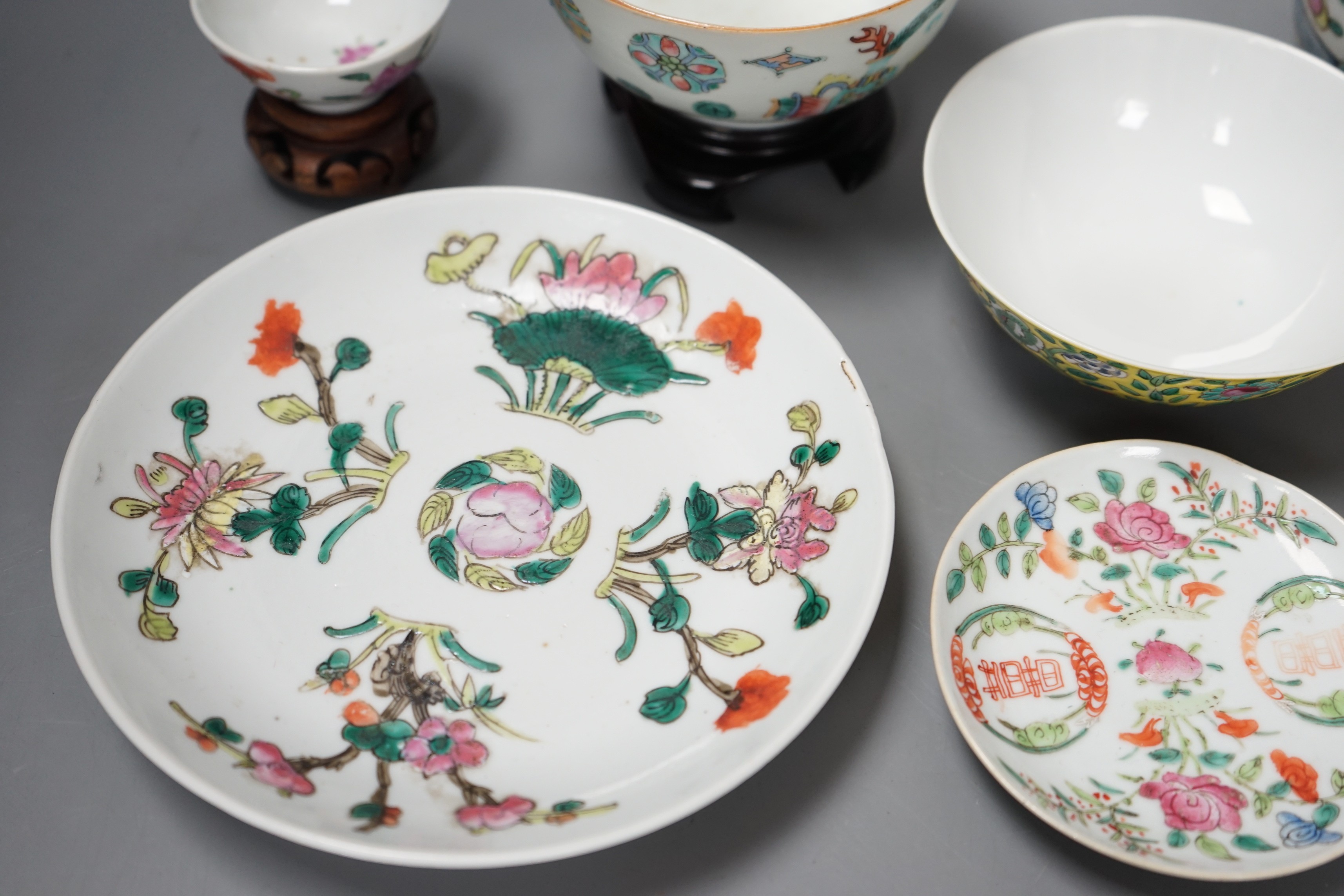 An assortment of Chinese famille verte bowls and dishes, 19th / 20th century, tallest 12.5cm